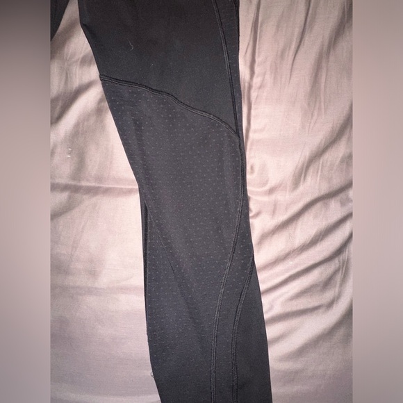 LULULEMON black leggings ankle length size 6 worn Once - Picture 3 of 3